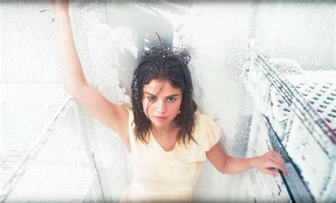 Selena Gomez Releases 'Fetish' Music Video: Watch .